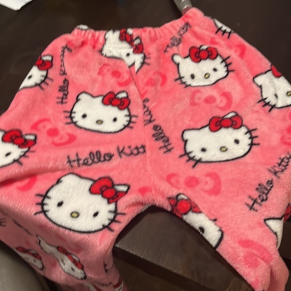 Hello kitty pjs 🤍💗 - Picture 2 of 2